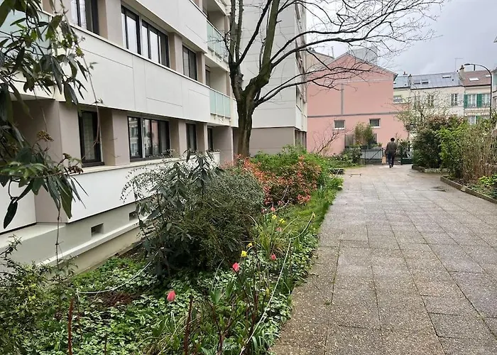 Buttes Chaumont Refait A Neuf Paříž